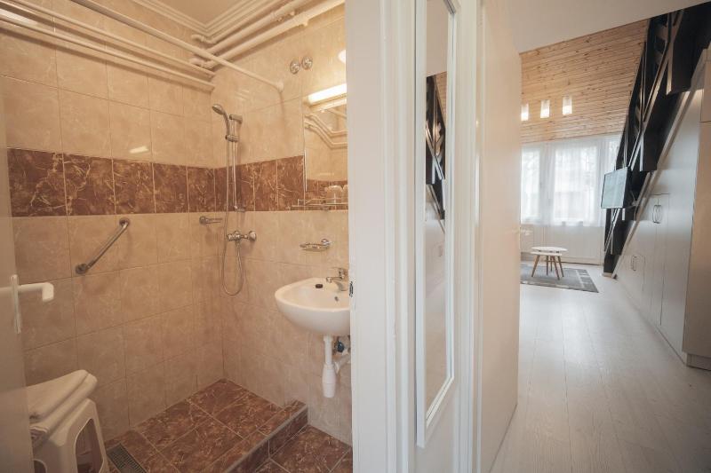 Superior Apartment image 2