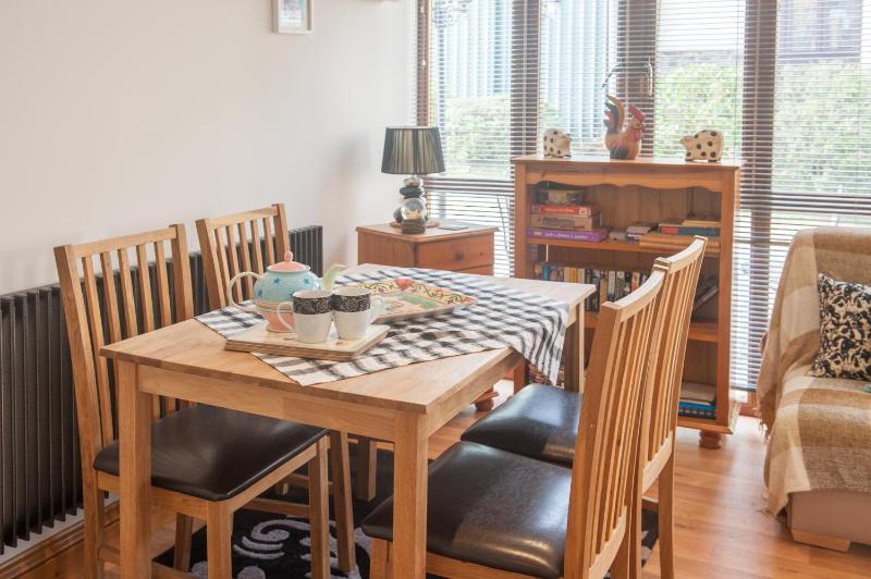 One-Bedroom Apartment image 3