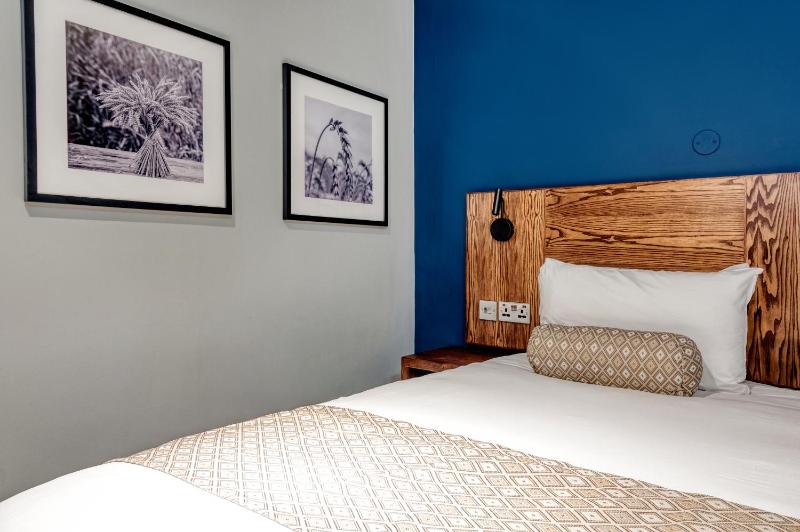 Double Room image 4