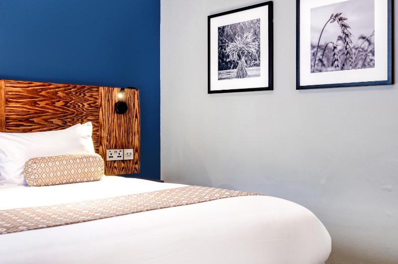 Double Room image 2
