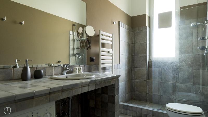 One-Bedroom Apartment image 3