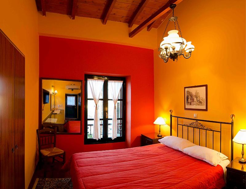 Budget Double Room image 4