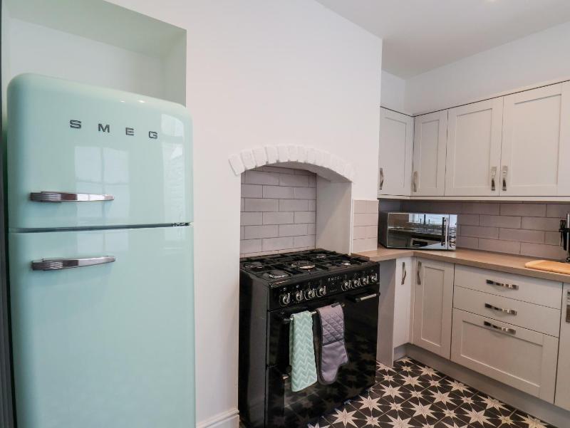 46 St Mary's Walk - image 5