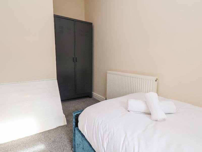 46 St Mary's Walk - image 18