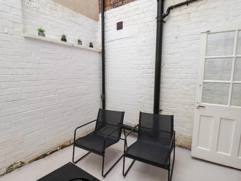 46 St Mary's Walk - image 10