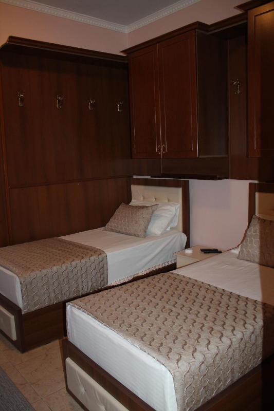 Standard Double or Twin Room with Garden View image 2