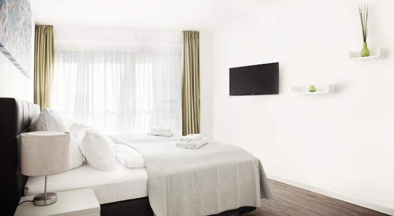 Three-Bedroom Apartment with Balcony image 3