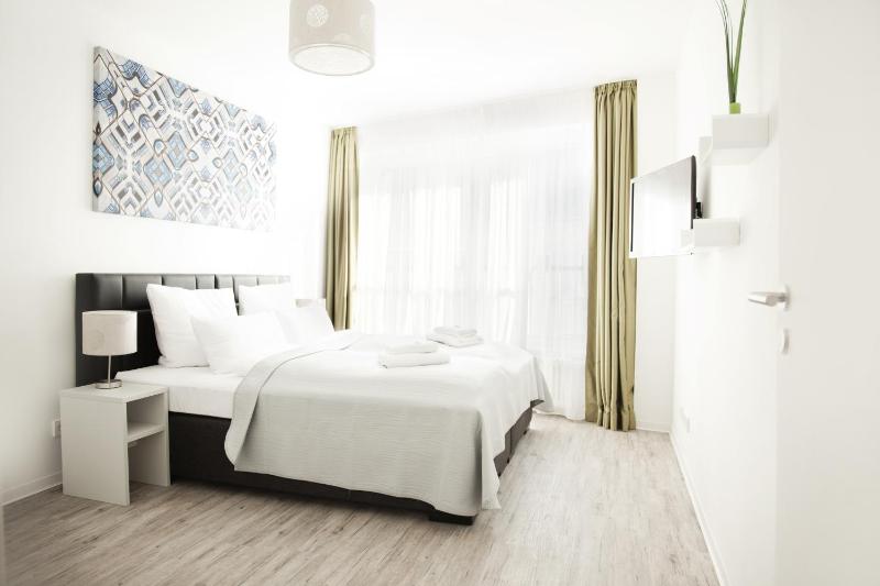 Three-Bedroom Apartment with Balcony image 2