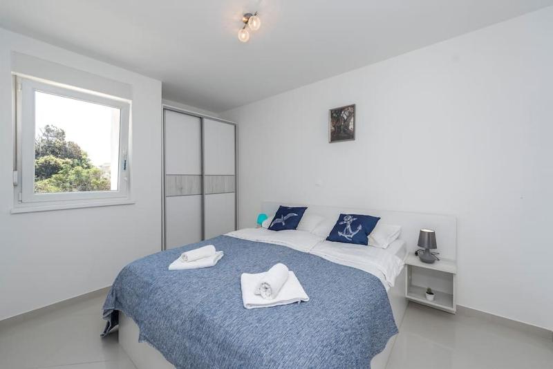 Dino modern & luxury ap. with a pool for 6 - image 10