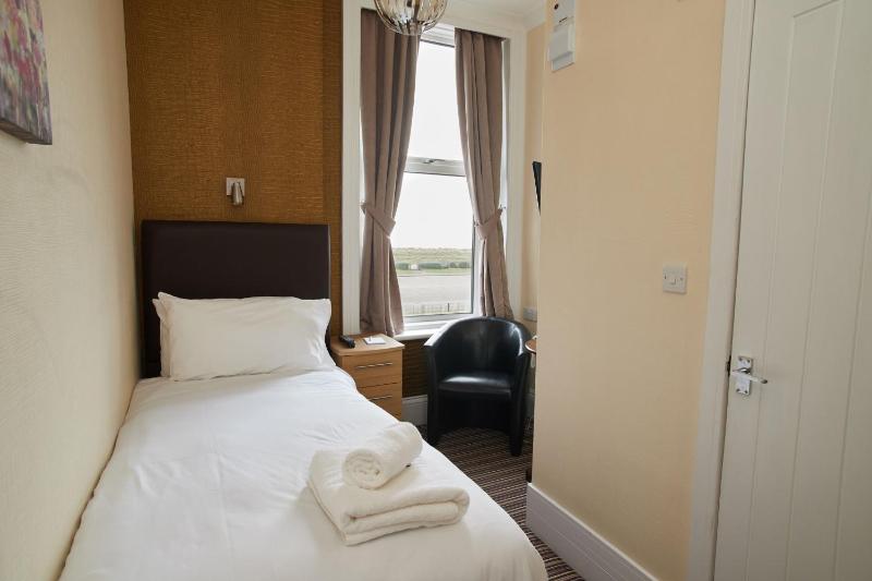 Single Room image 1