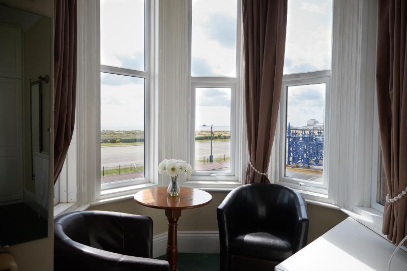King Room with Sea View image 3