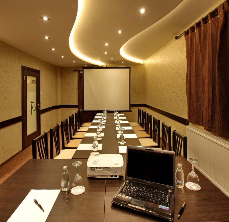 Garni Hotel Vozarev - image 16