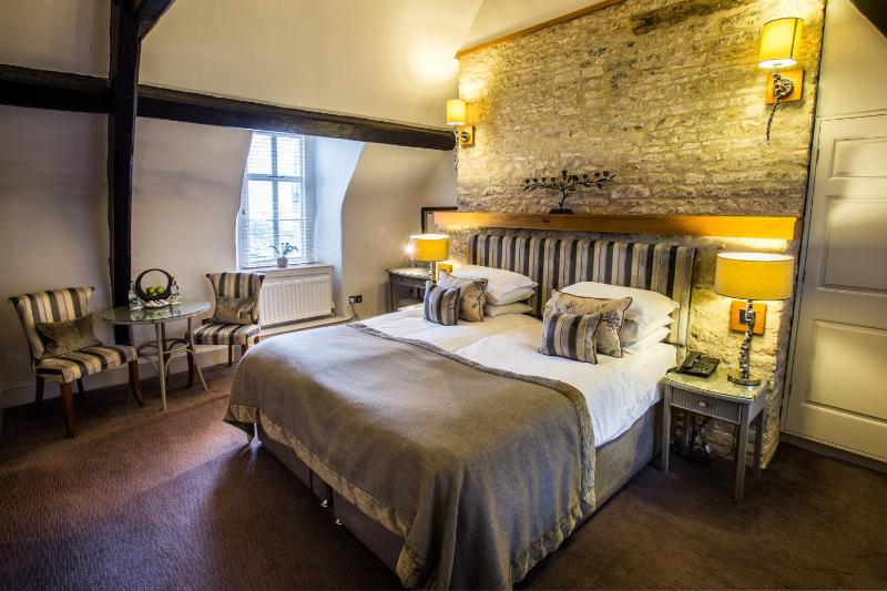 Classic Double Room image 1