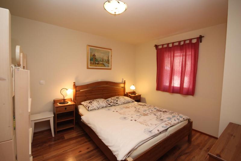 One-Bedroom Apartment image 1