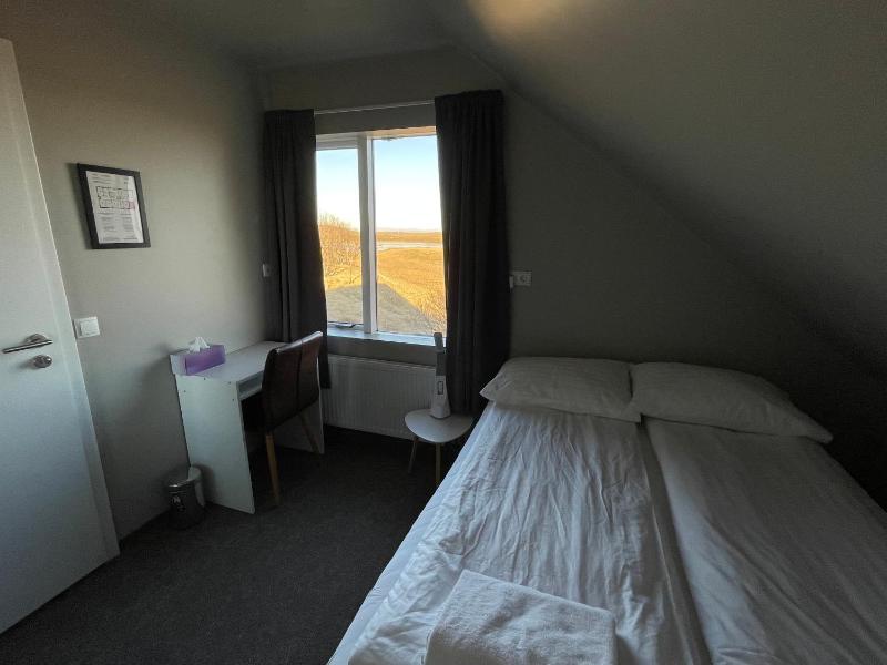 Double Room with Shared Bathroom image 2