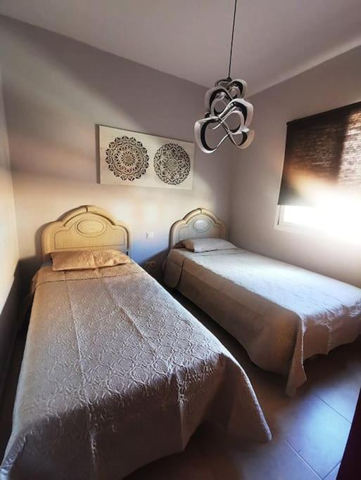 Casa llena de luz en Benajarfe - image 20