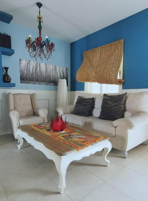 Casa llena de luz en Benajarfe - image 21