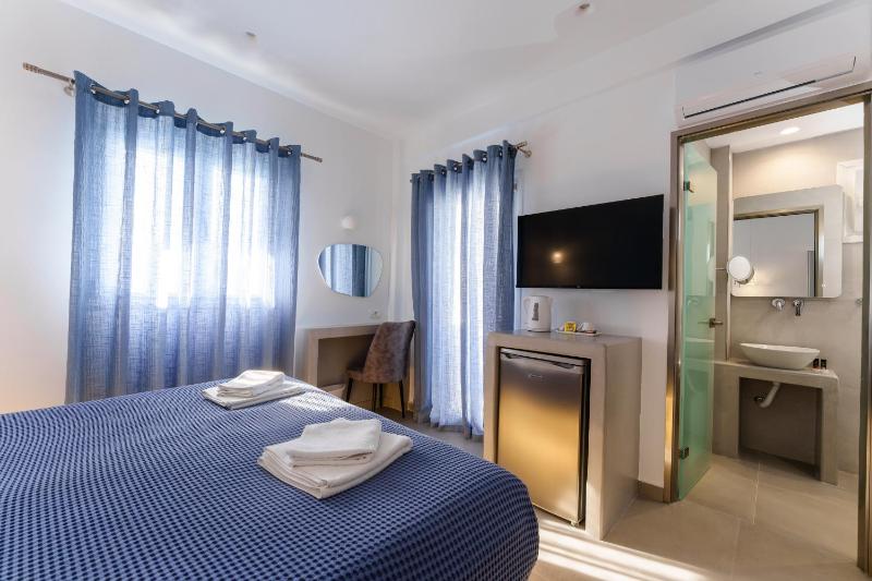 Deluxe Double or Twin Room with Balcony image 2