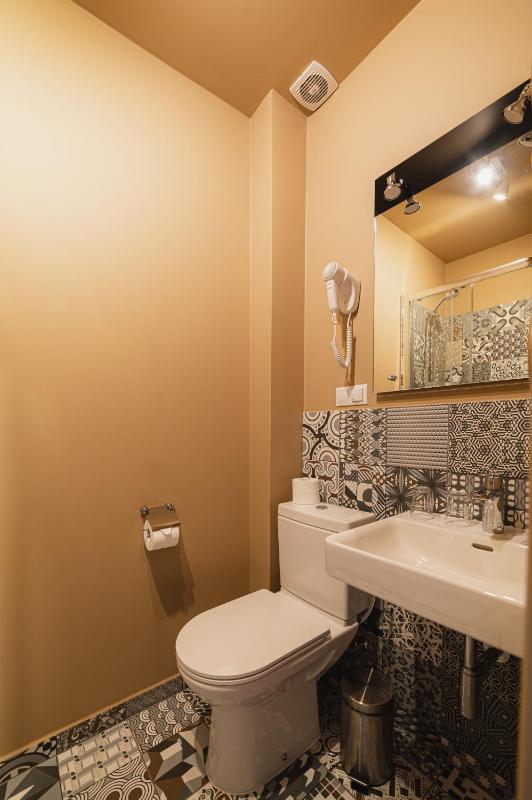 Standard Twin Room image 2