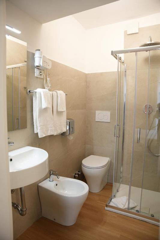 Small Double Room image 2