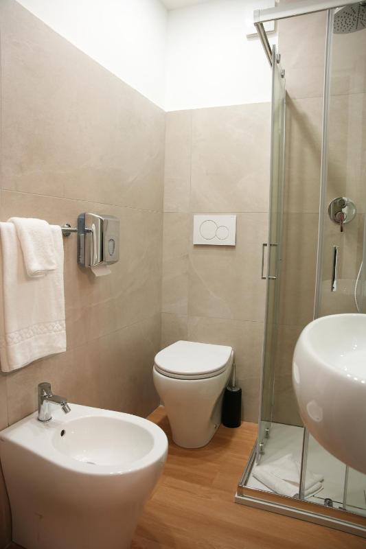 Double or Twin Room image 4