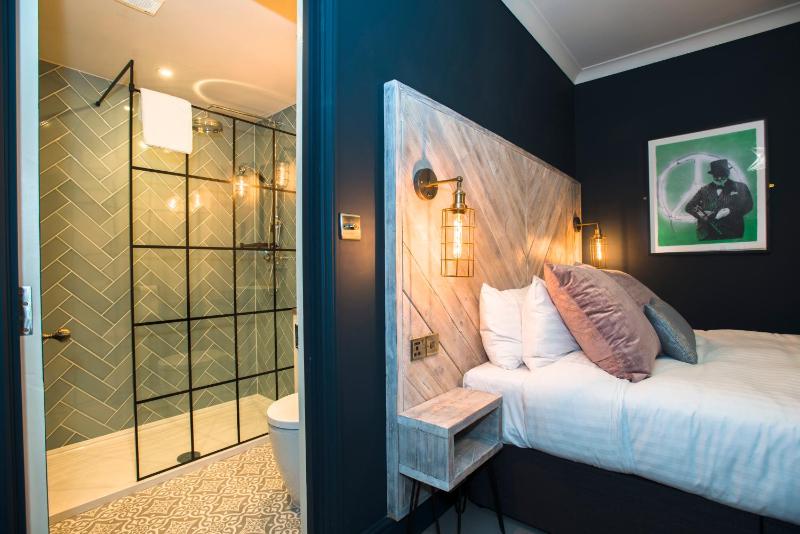 King Room image 2