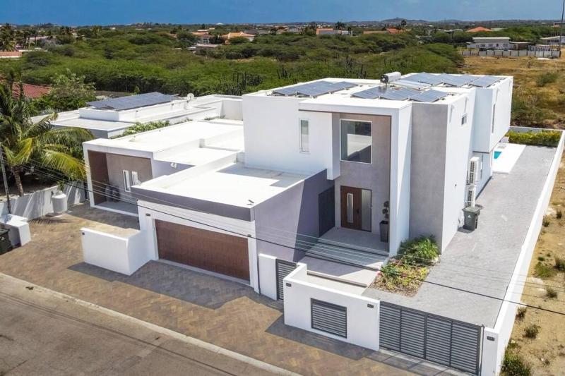 New 5BR 3BA Villa Biba Dushi 3-min EAGLE BEACH - image 13
