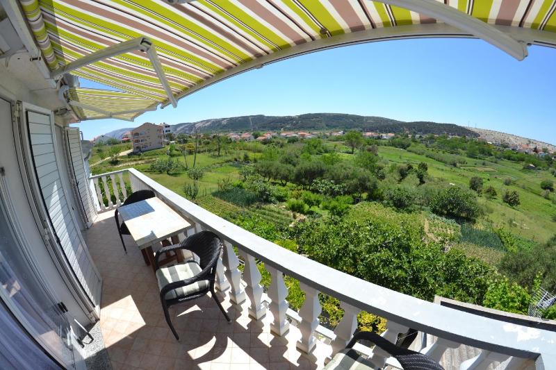 Two-Bedroom Apartment with Balcony and Sea View image 2