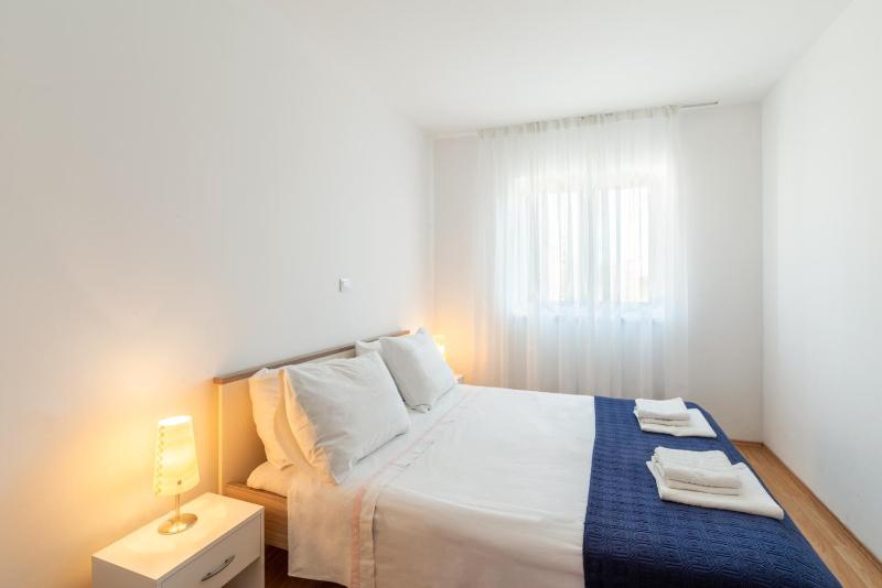 Three-Bedroom Apartment with Balcony and Sea View image 1