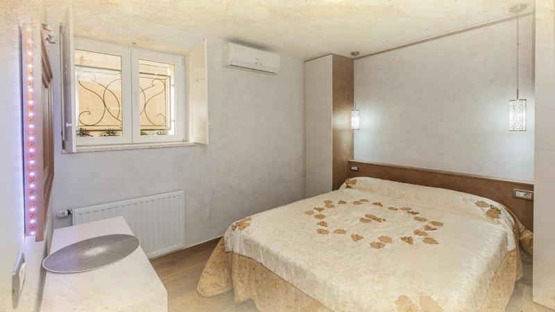 Apartments by the sea Brela Makarska - 20708 - image 14