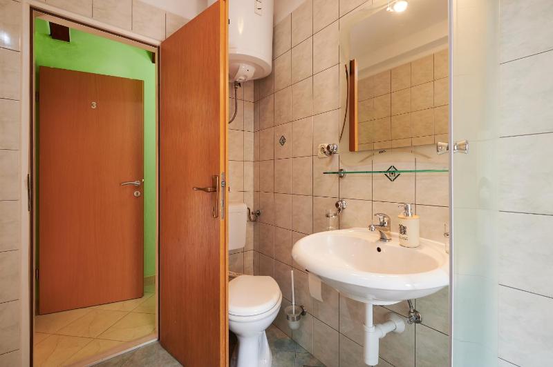 Double Room image 2