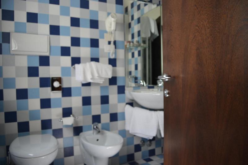 Double or Twin Room image 3