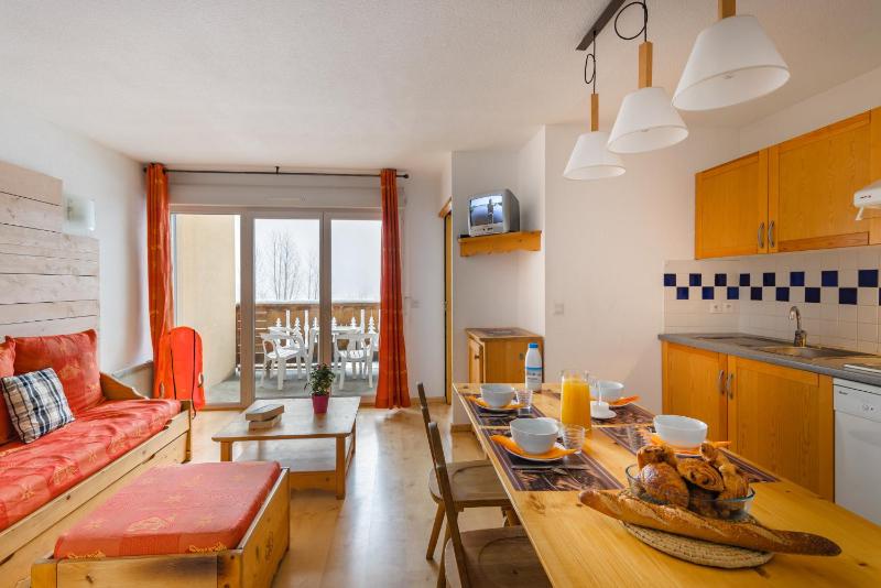 One-Bedroom Apartment with Alcove (4 Adults) image 1