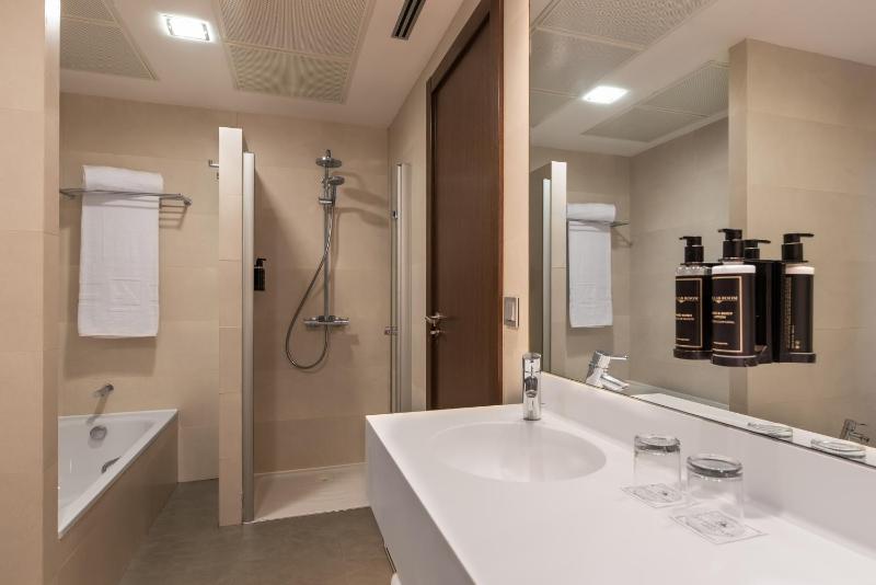 Superior Double Room image 4