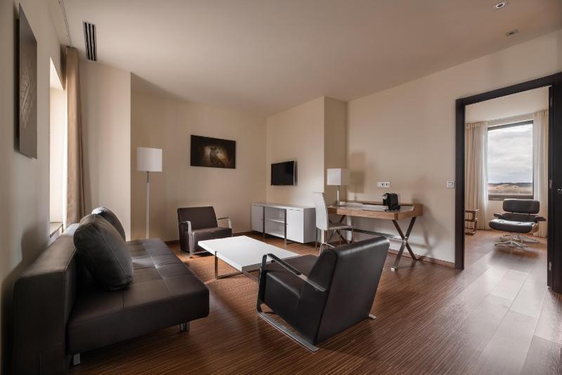 Standard Double Suite image 2
