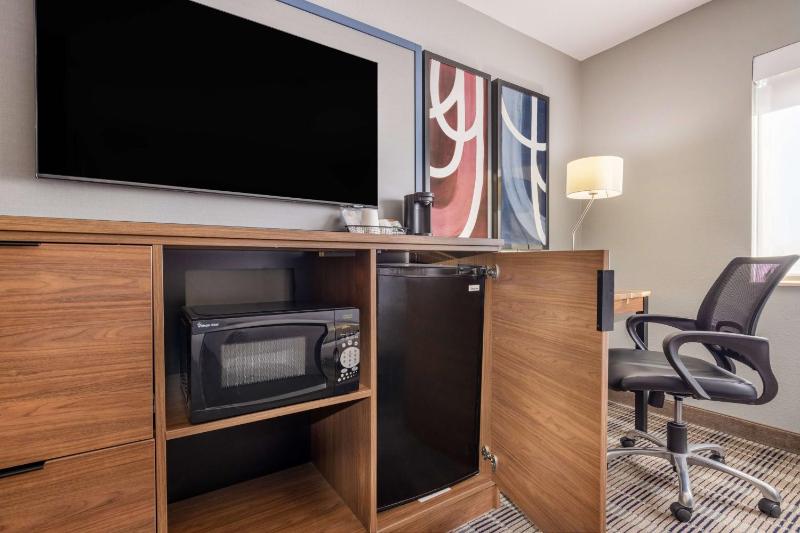 King Suite - Non-Smoking image 1
