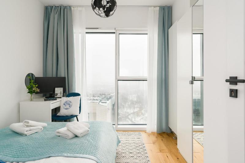 16th Floor Towarowa 39 City Center Avenida by Renters Prestige - image 36