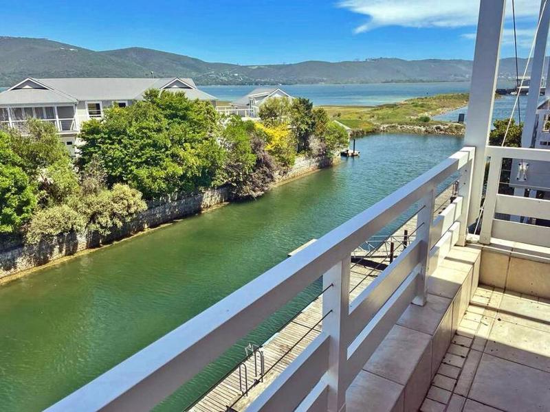 Modern Apartment with Jetty - image 4