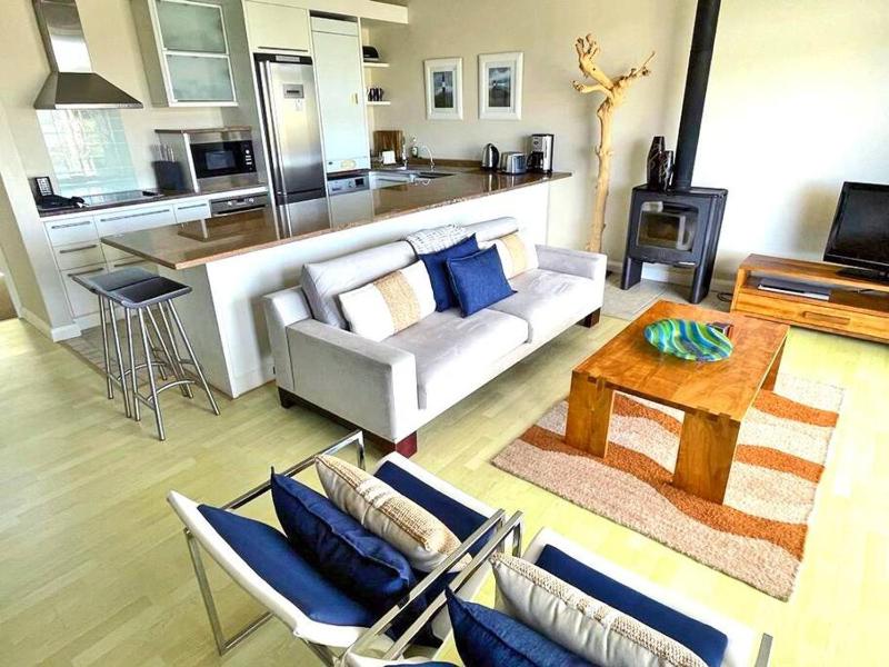 Modern Apartment with Jetty - image 5