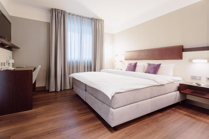 Superior Double Room image 3
