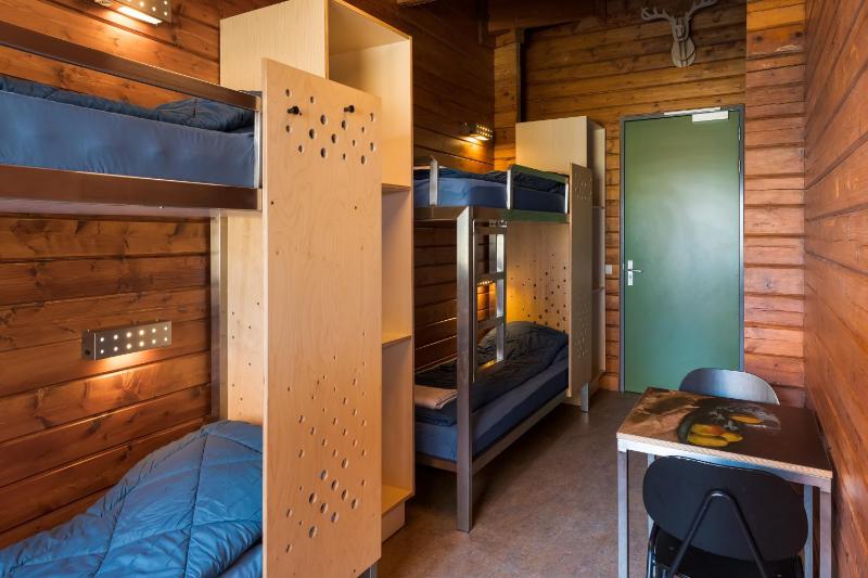 Quadruple Room with Private Bathroom and Shower image 3