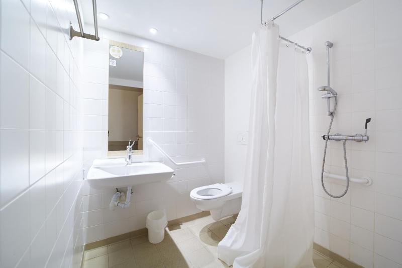 Double Room image 3