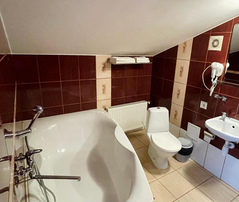 Deluxe Double Room image 4