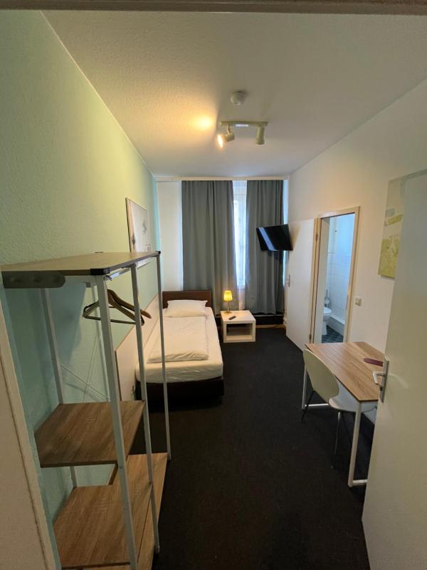Single Room image 1