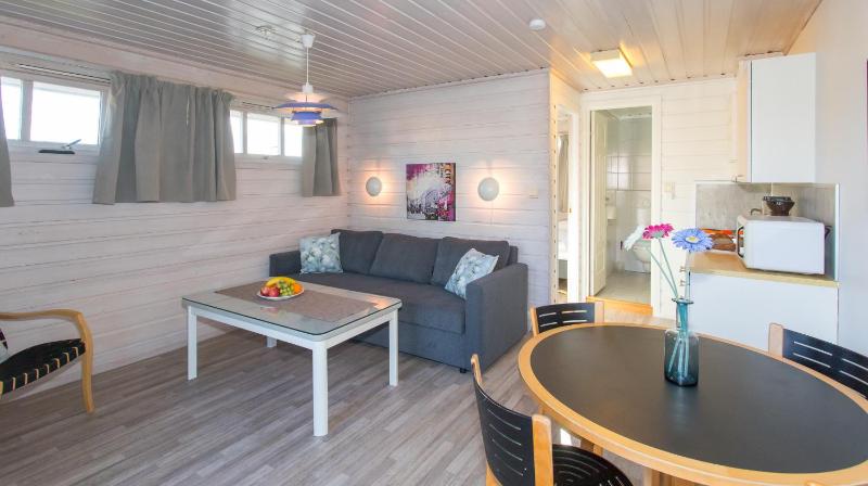 One-Bedroom Apartment image 4