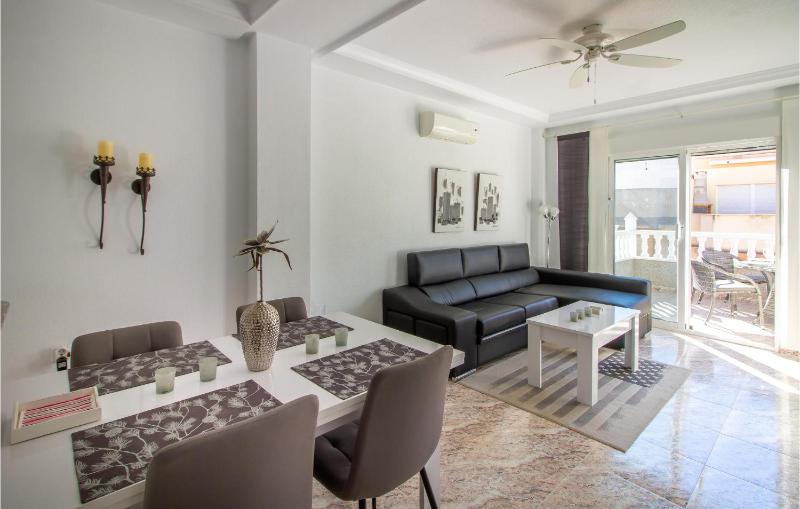 2 Bedroom Amazing Apartment In Torrevieja - image 6