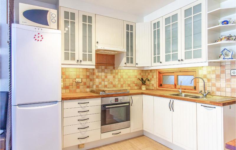 2 Bedroom Amazing Home In Orihuela - image 3