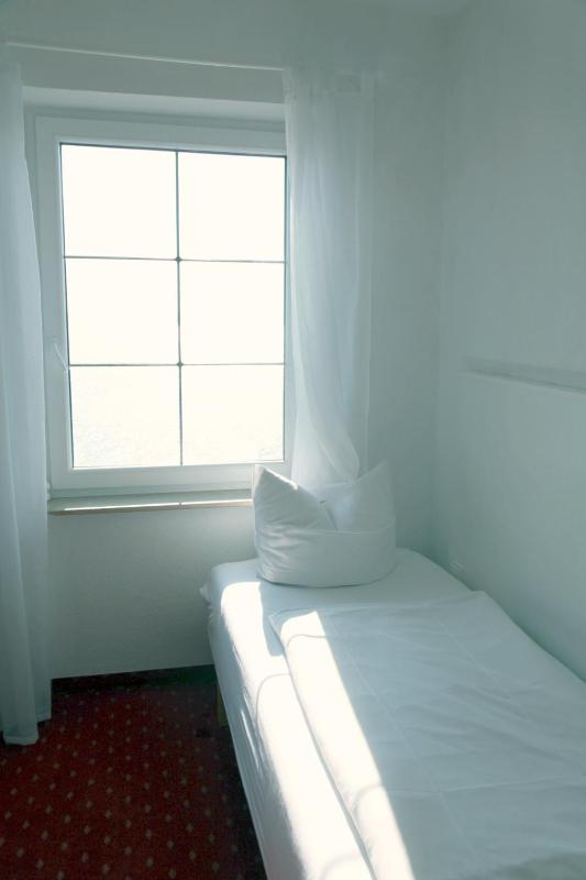 Single Room image 2