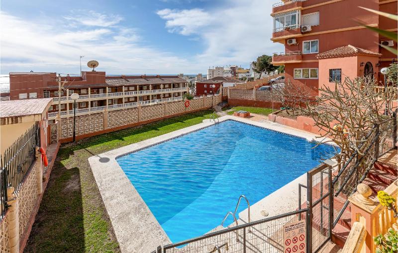Beach Front Apartment In Torremolinos - image 1