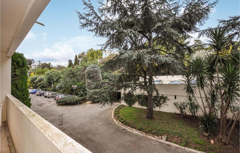 Nice Apartment In Cannes With Swimming Pool - image 14